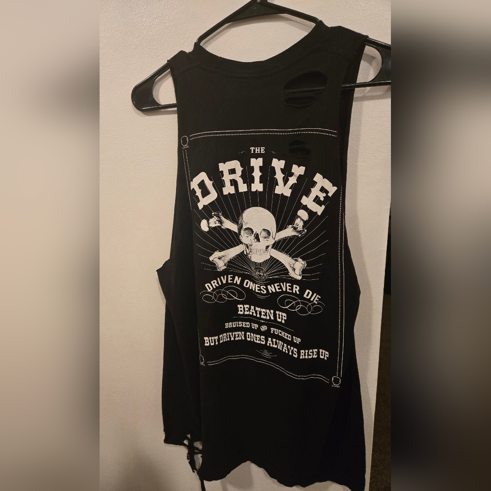 Sleeveless distressed tee - The Drive Clothing Co. - M